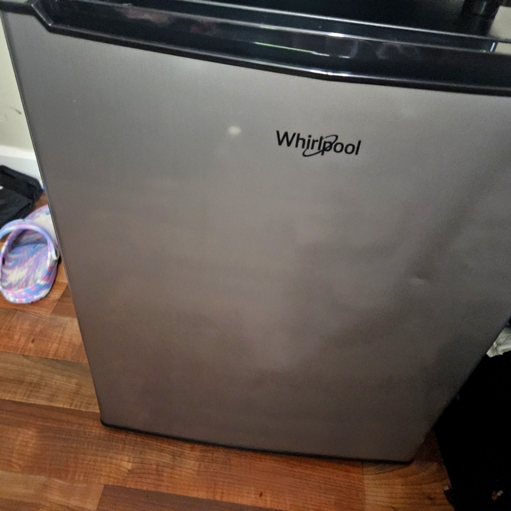 Mini fridge